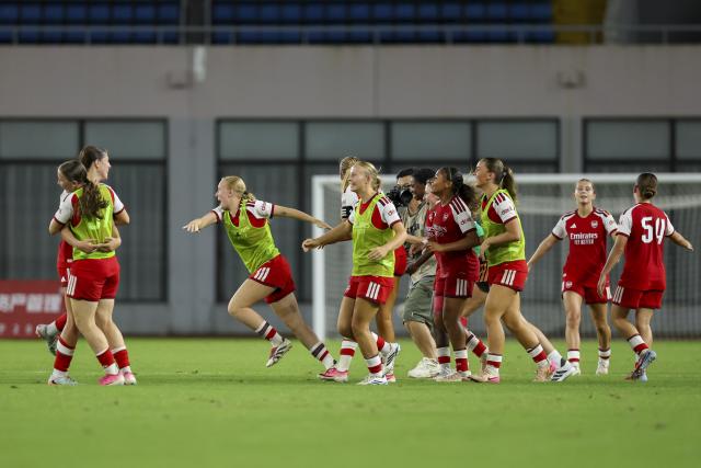 (260822) -- SHANGHAI, Aug. 22, 2026 (Xinhua) -- Members of Arsenal women's U17 celebrate after the final between Arsenal women's U17 and Shanghai women's U17 at 2026 Shanghai Future Star Cup in Shanghai, east China, Aug. 22, 2026. (Xinhua/Wang Xiang)