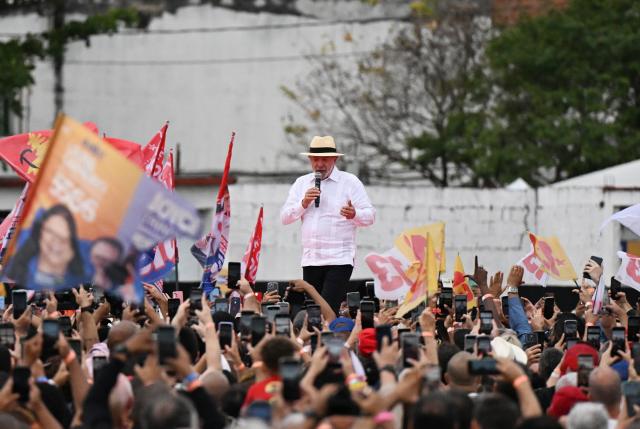 (260822) -- RIO DE JANEIRO, Aug. 22, 2026 (Xinhua) -- Brazilian President Luiz Inacio Lula da Silva, presidential candidate of Brazil's ruling Workers' Party, speaks during a campaign rally in Rio de Janeiro, Brazil, Aug. 22, 2026. (Xinhua/Jin Haoyuan)