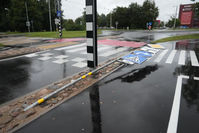 (260823) -- RIGA, Aug. 23, 2026 (Xinhua) -- This photo taken on Aug. 23, 2026 shows the aftermath of a powerful storm in Riga, Latvia. A powerful cyclone swept northward across the three Baltic states on Saturday, killing two as strong winds, torrential rain and thunderstorms ravaged Lithuania, Latvia and Estonia.
   Meteorological data showed Saturday's storm was the most destructive to hit Latvia since January 2005. (Photo by Edijs Palens/Xinhua)
