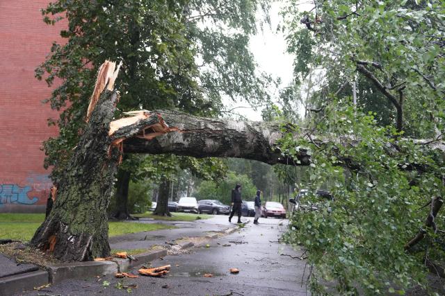 (260823) -- RIGA, Aug. 23, 2026 (Xinhua) -- This photo taken on Aug. 23, 2026 shows the aftermath of a powerful storm in Riga, Latvia. A powerful cyclone swept northward across the three Baltic states on Saturday, killing two as strong winds, torrential rain and thunderstorms ravaged Lithuania, Latvia and Estonia.
   Meteorological data showed Saturday's storm was the most destructive to hit Latvia since January 2005. (Photo by Edijs Palens/Xinhua)