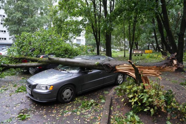 (260823) -- RIGA, Aug. 23, 2026 (Xinhua) -- This photo taken on Aug. 23, 2026 shows the aftermath of a powerful storm in Riga, Latvia. A powerful cyclone swept northward across the three Baltic states on Saturday, killing two as strong winds, torrential rain and thunderstorms ravaged Lithuania, Latvia and Estonia.
   Meteorological data showed Saturday's storm was the most destructive to hit Latvia since January 2005. (Photo by Edijs Palens/Xinhua)