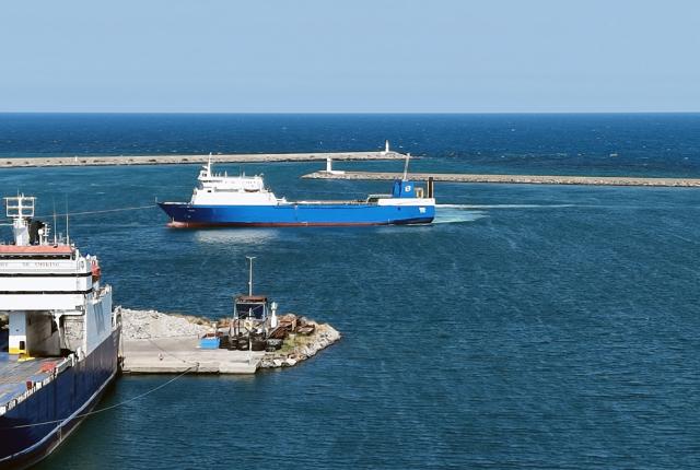 (260823) -- SAMSUN, Aug. 23, 2026 (Xinhua) -- A drone photo taken on Aug. 23, 2026 shows the ship, named Ural and owned by Kalyoncu Denizcilik, at the port of Samsun, Türkiye. The ship, which was attacked around midnight off Russia's Black Sea port of Novorossiysk, has arrived at the Port of Samsun on Saturday. One sailor was killed and eight others were injured after it came under attack. (Mustafa Kaya/Handout via Xinhua)
