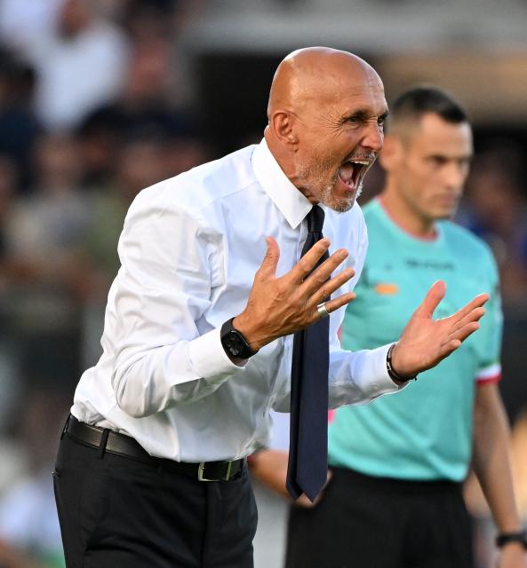 (260824) -- FROSINONE, Aug. 24, 2026 (Xinhua) -- Juventus' head coach Luciano Spalletti reacts during the Italian Serie A football match between Frosinone and Juventus in Frosinone, Italy, Aug. 23, 2026. (Photo by Alberto Lingria/Xinhua)