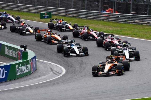 (260824) -- ZANDVOORT, Aug. 24, 2026 (Xinhua) -- Drivers compete during the Formula 1 Dutch Grand Prix Race at Zandvoort Circuit, near Amsterdam, the Netherlands, Aug. 23, 2026. (Xinhua/Peng Ziyang)
