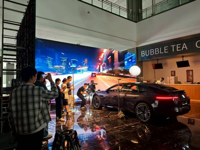 (260825) -- CHONGQING, Aug. 25, 2026 (Xinhua) -- This photo taken by a mobile phone shows a scene during a video shoot at Chongqing Liangjiang Film and Animation Creative Park in southwest China's Chongqing Municipality, May 8, 2025. TO GO WITH "China Focus: Chinese micro-dramas race onto global stage" (Xinhua)