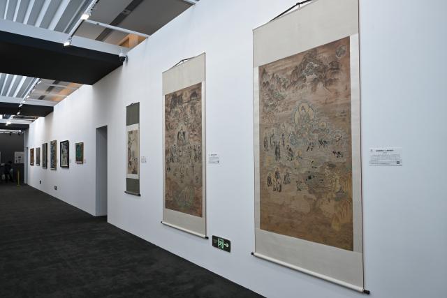 (260825) -- BEIJING, Aug. 25, 2026 (Xinhua) -- An exhibition of the Innovative and Inherited Works of Chinese Brocade Craftsmanship in the New Century is held at the Xinhua News Agency Art Museum in Beijing, capital of China, Aug. 19, 2026. The exhibition runs from Aug. 19 to Sept. 17.
  TO GO WITH "Across China: Millennia-old Chinese brocade weaves new threads of expression" (Xinhua)