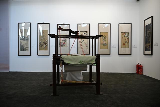 (260825) -- BEIJING, Aug. 25, 2026 (Xinhua) -- An exhibition of the Innovative and Inherited Works of Chinese Brocade Craftsmanship in the New Century is held at the Xinhua News Agency Art Museum in Beijing, capital of China, Aug. 19, 2026. The exhibition runs from Aug. 19 to Sept. 17.
  TO GO WITH "Across China: Millennia-old Chinese brocade weaves new threads of expression" (Xinhua)