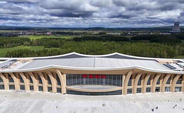 (260827) -- YICHUN, Aug. 27, 2026 (Xinhua) -- An aerial drone photo taken on Aug. 27, 2026 shows the Yichunxi Railway Station of the Harbin-Yichun high-speed railway, in Yichun, northeast China's Heilongjiang Province. The construction of the 318-km Harbin-Yichun high-speed railway is underway. Upon completion, the railway travel time between Harbin and Yichun is expected to be shortened to about 2 hours. (Xinhua/Wang Song)