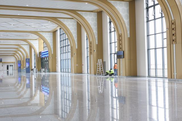 (260827) -- YICHUN, Aug. 27, 2026 (Xinhua) -- This photo taken on Aug. 27, 2026 shows a waiting hall of the Yichunxi Railway Station of the Harbin-Yichun high-speed railway, in Yichun, northeast China's Heilongjiang Province. The construction of the 318-km Harbin-Yichun high-speed railway is underway. Upon completion, the railway travel time between Harbin and Yichun is expected to be shortened to about 2 hours. (Xinhua/Wang Song)