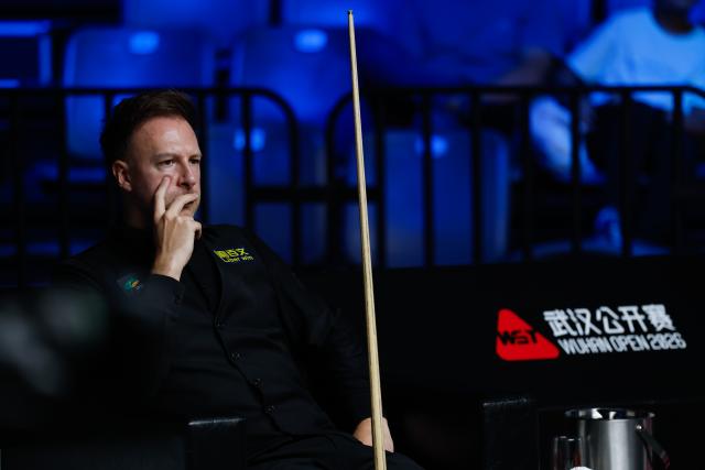 (260827) -- WUHAN, Aug. 27, 2026 (Xinhua) -- Judd Trump looks on during the quarterfinal match between Chang Bingyu of China and Judd Trump of England at Wuhan Open 2026 snooker tournament in Wuhan, central China's Hubei Province, Aug. 27, 2026. (Xinhua/Wu Zhizun)