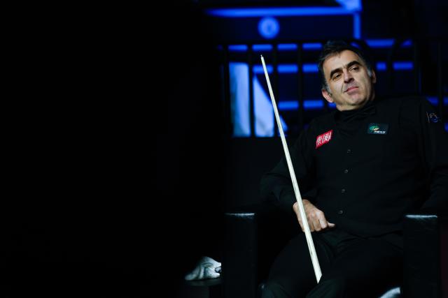 (260827) -- WUHAN, Aug. 27, 2026 (Xinhua) -- Ronnie O'Sullivan reacts during the quarterfinal match between Ronnie O'Sullivan of England and Mark Selby of England at Wuhan Open 2026 snooker tournament in Wuhan, central China's Hubei Province, Aug. 27, 2026. (Xinhua/Wu Zhizun)