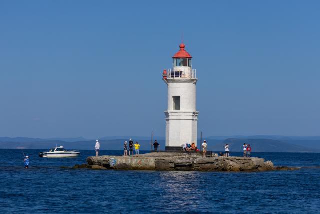 (260828) -- VLADIVOSTOK, Aug. 28, 2026 (Xinhua) -- This photo taken on Aug. 27, 2026 shows the Tokarevsky Lighthouse in Vladivostok, Russia. (Photo by Andrey Matveenko/Xinhua)