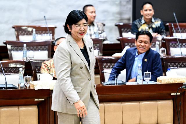 (260828) -- JAKARTA, Aug. 28, 2026 (Xinhua) -- Destry Damayanti (front) is pictured in Jakarta, Indonesia, Aug. 26, 2026.
  A key committee of Indonesia's House of Representatives on Thursday endorsed Destry Damayanti as the country's next central bank governor for a five-year term.
   Destry, currently Bank Indonesia's senior deputy governor and acting governor, was the sole candidate nominated by President Prabowo Subianto. (Xinhua/Agung Kuncahya B.)