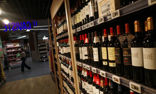(260828) -- PARIS, Aug. 28, 2026 (Xinhua) -- Photo taken on Aug. 28, 2026 shows bottles of wine at a supermarket in Paris, France. France's gross domestic product (GDP) was revised down to zero growth quarter on quarter in the second quarter of 2026, from a preliminary estimate of 0.2-percent growth, according to revised data released Friday by the French National Institute of Statistics and Economic Studies (INSEE). (Xinhua/Wu Huiwo)