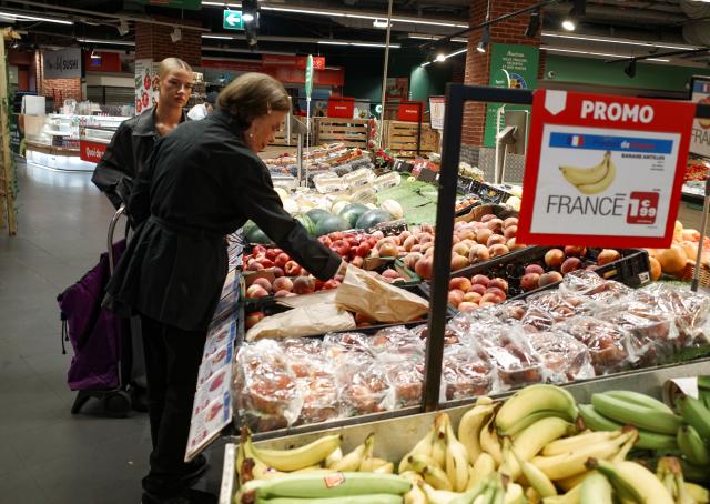 (260828) -- PARIS, Aug. 28, 2026 (Xinhua) -- People shop at a supermarket in Paris, France, Aug. 28, 2026. France's gross domestic product (GDP) was revised down to zero growth quarter on quarter in the second quarter of 2026, from a preliminary estimate of 0.2-percent growth, according to revised data released Friday by the French National Institute of Statistics and Economic Studies (INSEE). (Xinhua/Wu Huiwo)