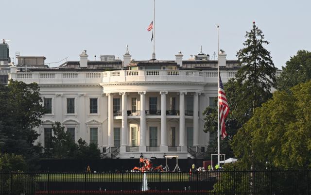 (260829) -- WASHINGTON, Aug. 29, 2026 (Xinhua) -- This photo taken on Aug. 28, 2026 shows the White House in Washington, D.C., the United States.
  Friday marks six months since the outbreak of the U.S.-Israeli war with Iran.
   Although the United States and Iran signed a memorandum of understanding (MoU) in June, raising hopes for a diplomatic breakthrough, negotiations aimed at resolving differences and ending the conflict have since stalled. Last month's escalation in fighting, coupled with new U.S. sanctions on Iran, has further reduced the likelihood of a near-term resolution. (Xinhua/Li Rui)