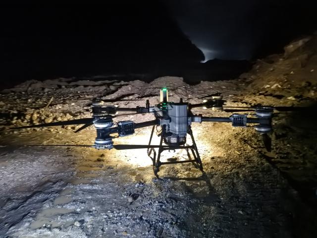 (260829) -- GYIRONG, Aug. 29, 2026 (Xinhua) -- This photo taken on Aug. 29, 2026 shows a heavy-lift drone for emergency rescue supplies delivery in southwest China's Xizang Autonomous Region. More than 90 sets of emergency rescue supplies were delivered by heavy-lift drones early Saturday morning to rescue teams heading for the mudslide-hit Gyirong Port in Xizang. (Xizang Fire and Rescue Corps/Handout via Xinhua)