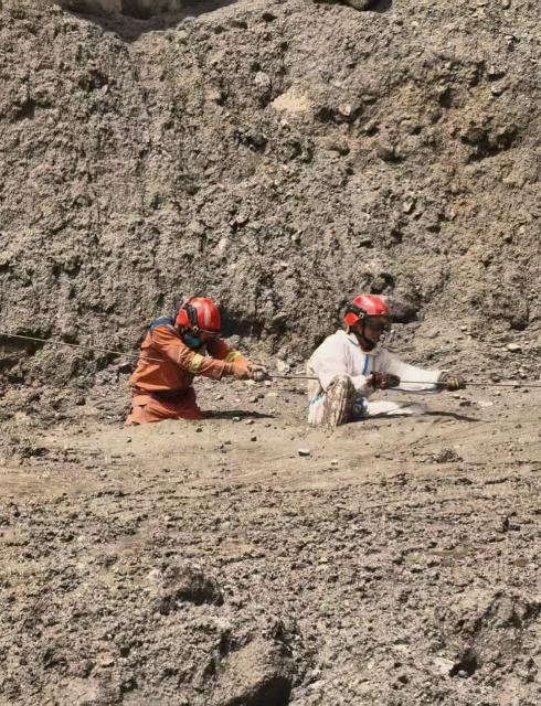 (260829) -- GYIRONG, Aug. 29, 2026 (Xinhua) -- Rescuers carry out search and rescue operations at the mudslide-hit Gyirong Port in Gyirong County, southwest China's Xizang Autonomous Region, Aug. 29, 2026. A fast-moving chain mudslide, triggered by a high-altitude glacier collapse on the Nepalese side, has caused heavy casualties and left many missing at a port on the China-Nepal border in southwest China's Xizang Autonomous Region.
   Rescuers immediately launched an all-out effort to reach the mudslide-hit port and search for the missing. (Lhasa fire and rescue mobile detachment/Handout via Xinhua)
