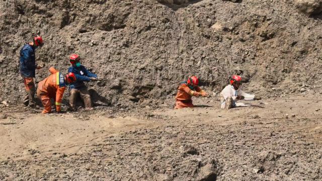 (260829) -- GYIRONG, Aug. 29, 2026 (Xinhua) -- Rescuers carry out search and rescue operations at the mudslide-hit Gyirong Port in Gyirong County, southwest China's Xizang Autonomous Region, Aug. 29, 2026. A fast-moving chain mudslide, triggered by a high-altitude glacier collapse on the Nepalese side, has caused heavy casualties and left many missing at a port on the China-Nepal border in southwest China's Xizang Autonomous Region.
   Rescuers immediately launched an all-out effort to reach the mudslide-hit port and search for the missing. (Lhasa fire and rescue mobile detachment/Handout via Xinhua)