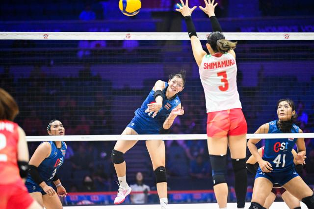 (260829) -- TIANJIN, Aug. 29, 2026 (Xinhua) -- Chatchu-On Moksri (C) of Thailand spikes the semifinal match between Thailand and Japan at AVC Women's Volleyball Continental Championship in Tianjin, China, Aug. 29, 2026. (Xinhua/Zhao Zishuo)