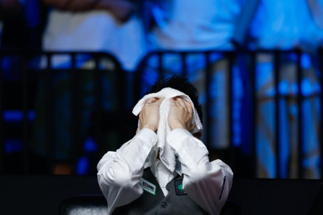 (260830) -- WUHAN, Aug. 30, 2026 (Xinhua) -- Chang Bingyu reacts after winning the final match between Zhao Xintong of China and Chang Bingyu of China at Wuhan Open 2026 snooker tournament in Wuhan, central China's Hubei Province, Aug. 29, 2026. (Xinhua/Wu Zhizun)