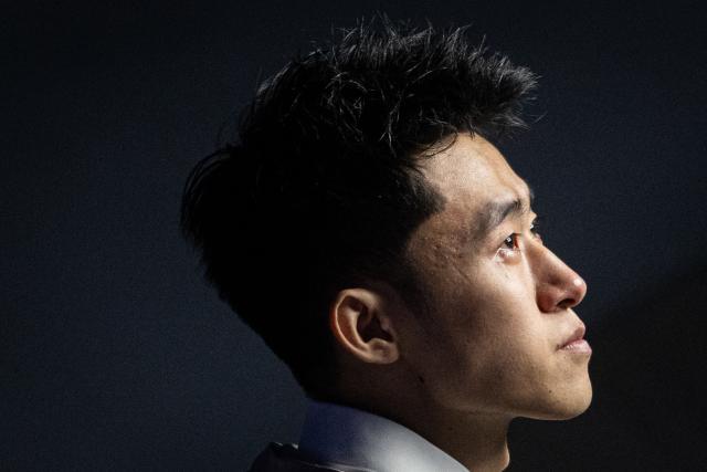 (260830) -- WUHAN, Aug. 30, 2026 (Xinhua) -- Chang Bingyu reacts after winning the final match between Zhao Xintong of China and Chang Bingyu of China at Wuhan Open 2026 snooker tournament in Wuhan, central China's Hubei Province, Aug. 29, 2026. (Xinhua/Xiao Yijiu)