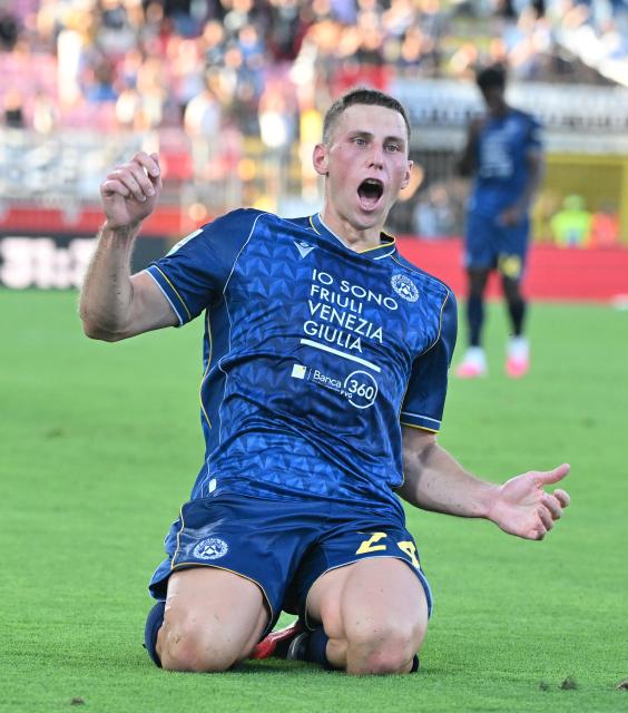 (260830) -- MONZA, Aug. 30, 2026 (Xinhua) -- Udinese's Jakub Piotrowski celebrates his goal during a Serie A football match between Monza and Udinese in Monza, Italy, Aug. 29, 2026. (Photo by Alberto Lingria/Xinhua)