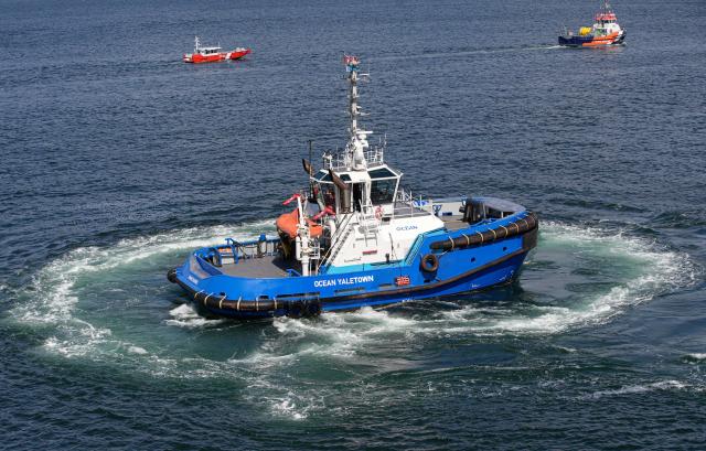 (260830) -- VANCOUVER, Aug. 30, 2026 (Xinhua) -- A tugboat performs high-speed turns during a marine demonstration at the Port Day event in Vancouver, British Columbia, Canada, Aug. 29, 2026. The annual event showcased the local maritime industry and its role in moving Canadian trade, featuring marine demonstrations and interactive exhibits that allowed the public to learn about local port operations and safety practices. (Photo by Liang Sen/Xinhua)