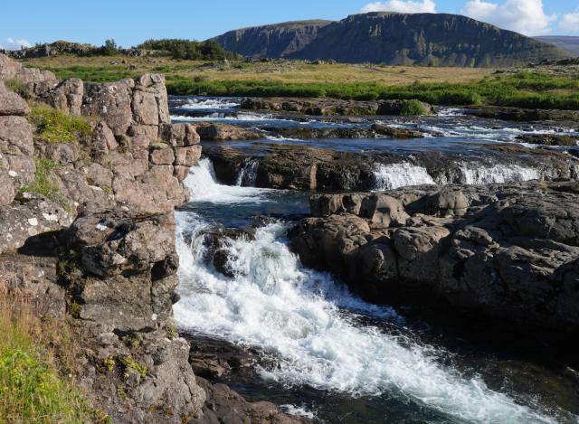 (260830) -- REYKJAVIK, Aug. 30, 2026 (Xinhua) -- This photo taken on Aug. 28, 2026 shows a view of Lake Kjos in Kjos, Iceland. (Xinhua/Weng Xinyang)