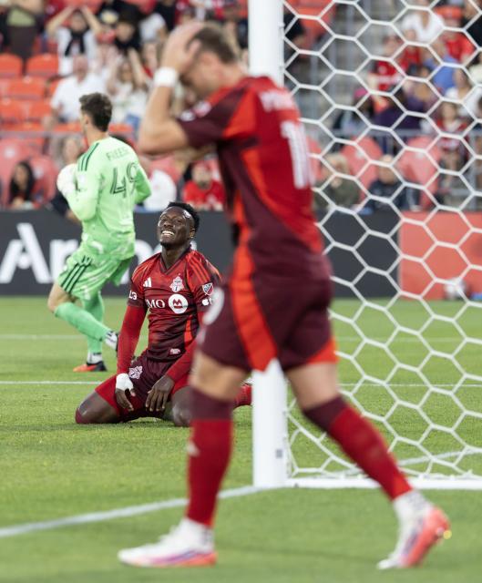 (260830) -- TORONTO, Aug. 30, 2026 (Xinhua) -- Derrick Etienne Jr. (C) of Toronto FC reacts after missing a shot during the 2026 Major League Soccer (MLS) regular season match between Toronto FC and New York City FC in Toronto, Canada, on Aug. 29, 2026. (Photo by Zou Zheng/Xinhua)