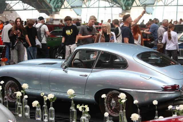 (260830) -- MINSK, Aug. 30, 2026 (Xinhua) -- People visit a vintage car show in Minsk, Belarus, Aug. 29, 2026. (Photo by Henadz Zhinkov/Xinhua)