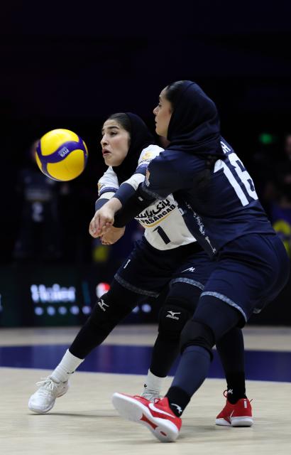 (260830) -- TIANJIN, Aug. 30, 2026 (Xinhua) -- Valinezhad Ayda (R) and Hashemi Seyedehnegar of Iran compete during the bronze medal match between Japan and Iran at AVC Women's Volleyball Continental Championship in Tianjin, China, Aug. 30, 2026. (Xinhua/Sun Fanyue)