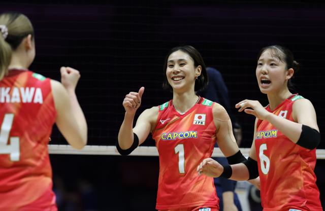(260830) -- TIANJIN, Aug. 30, 2026 (Xinhua) -- Wada Yukiko (C) of Japan celebrates during the bronze medal match between Japan and Iran at AVC Women's Volleyball Continental Championship in Tianjin, China, Aug. 30, 2026. (Xinhua/Sun Fanyue)
