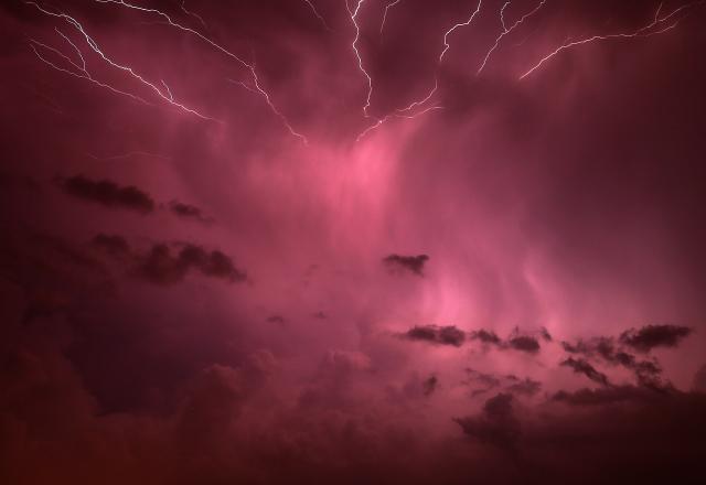 (260830) -- JOURET EL-BALLOUT, Aug. 30, 2026 (Xinhua) -- Lightnings are seen in the sky over Jouret El-Ballout village in Lebanon, on Aug. 29, 2026 (Xinhua/Bilal Jawich)