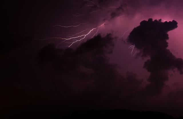 (260830) -- JOURET EL-BALLOUT, Aug. 30, 2026 (Xinhua) -- Lightnings are seen in the sky over Jouret El-Ballout village in Lebanon, on Aug. 29, 2026 (Xinhua/Bilal Jawich)