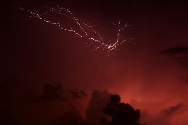 (260830) -- JOURET EL-BALLOUT, Aug. 30, 2026 (Xinhua) -- Lightnings are seen in the sky over Jouret El-Ballout village in Lebanon, on Aug. 29, 2026 (Xinhua/Bilal Jawich)
