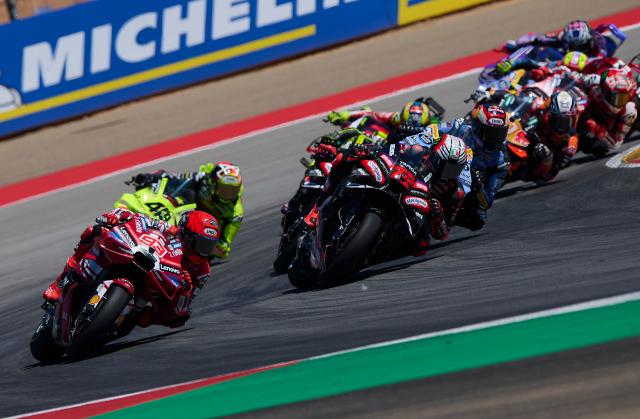 (260831) -- ALCANIZ, Aug. 31, 2026 (Xinhua) -- Riders compete during the race of the MotoGP Aragon Grand Prix 2026 at Motorland Aragon Circuit, Alcaniz, Spain, Aug. 30, 2026. (Xinhua)