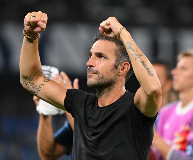 (260831) -- NAPLES, Aug. 31, 2026 (Xinhua) -- Como's head coach Cesc Fabregas celebrates after a Serie A football match between Napoli and Como in Naples, Italy, Aug. 30, 2026. (Photo by Alberto Lingria/Xinhua)