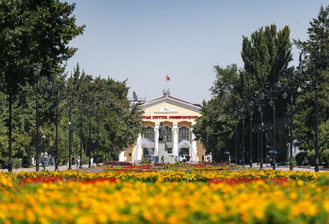 (260831) -- BEIJING, Aug. 31, 2026 (Xinhua) -- Kyrgyz National University is pictured in Bishkek, Kyrgyzstan, Aug. 28, 2026.
  Bishkek, the capital of Kyrgyzstan and a historic city in Central Asia, offers a blend of history, culture and natural beauty. (Xinhua/Li Yan)