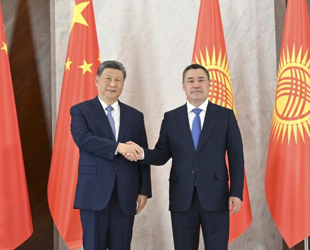 (260831) -- BISHKEK, Aug. 31, 2026 (Xinhua) -- Chinese President Xi Jinping holds talks with Kyrgyz President Sadyr Japarov in Bishkek, Kyrgyzstan, Aug. 31, 2026. (Xinhua/Xie Huanchi)