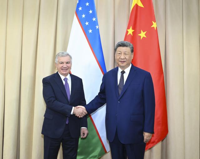 (260831) -- BISHKEK, Aug. 31, 2026 (Xinhua) -- Chinese President Xi Jinping meets with Uzbek President Shavkat Mirziyoyev on the sidelines of the Shanghai Cooperation Organization Summit 2026 in Bishkek, Kyrgyzstan, Aug. 31, 2026. (Xinhua/Li Xiang)
