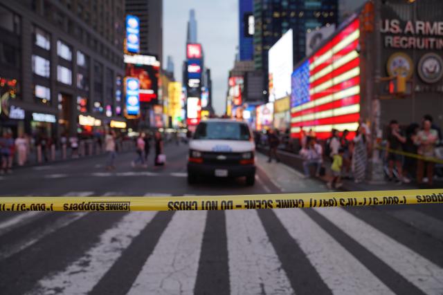 (260901) -- NEW YORK, Sept. 1, 2026 (Xinhua) -- This photo taken on Aug. 31, 2026 shows the site of a stabbing attack cordoned by police in New York City, the United States. A woman stabbed two people with a knife near New York City's Times Square Monday afternoon before she was shot by police, local media reported. (Xinhua/Zhang Fengguo)