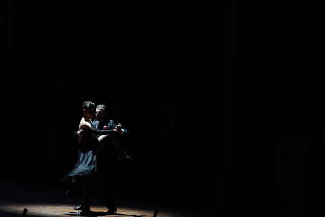 (260903) -- BUENOS AIRES, Sept. 3, 2026 (Xinhua) -- Dancers perform during the final of Tango de Pista at the Tango BA Festival and World Cup 2026 in Buenos Aires, Argentina, on Sept. 1, 2026. (Xinhua/Zhang Duo)