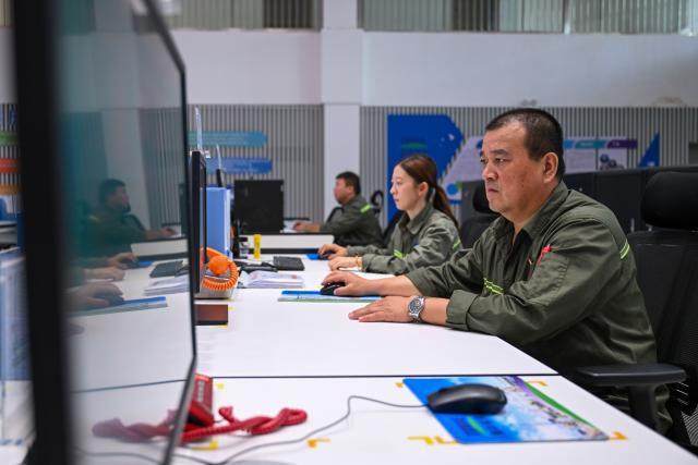 (260903) -- URUMQI, Sept. 3, 2026 (Xinhua) -- Staff members monitor the operation of equipment at the production emergency command center of a new chemical materials company in Changji City, northwest China's Xinjiang Uygur Autonomous Region, Aug. 31, 2026.
  By leveraging its rich resources, Xinjiang has made remarkable progress in developing the new materials sector and forging new growth engines in recent years. Years of sustained effort to achieve breakthroughs in core technologies in key fields and in smart manufacturing of new materials have boosted industrial cluster formation and drive high-quality growth in the region. (Xinhua/Ding Lei)
