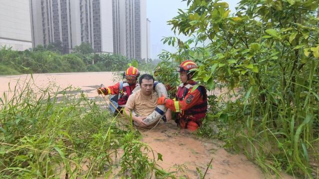 (260903) -- FUZHOU, Sept. 3, 2026 (Xinhua) -- Rescuers evacuate a man from a vehicle stranded in flood water in Xianyou County of Putian City, southeast China's Fujian Province, Sept. 1, 2026. Typhoon Saudel, the 18th typhoon of 2026, made its third landfall in Fujian Province on Thursday, with maximum sustained winds of 23 meters per second near its center, according to the provincial meteorological observatory.
   Local authorities have quickly carried out rescue and flood drainage operations as persistent heavy rain battered parts of the province. (Xinhua)