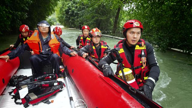(260903) -- FUZHOU, Sept. 3, 2026 (Xinhua) -- Rescuers search for people stranded in flood water in Zhangpu County of Zhangzhou City, southeast China's Fujian Province, Sept. 3, 2026. Typhoon Saudel, the 18th typhoon of 2026, made its third landfall in Fujian Province on Thursday, with maximum sustained winds of 23 meters per second near its center, according to the provincial meteorological observatory.
   Local authorities have quickly carried out rescue and flood drainage operations as persistent heavy rain battered parts of the province. (Xinhua)