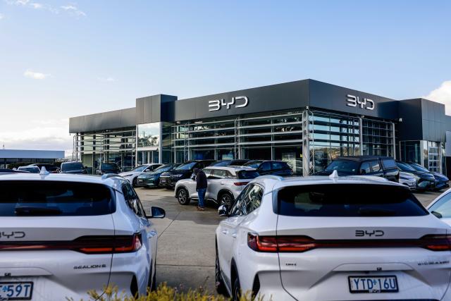 (260903) -- CANBERRA, Sept. 3, 2026 (Xinhua) -- This photo taken on Sept. 3, 2026 shows a retail store of Chinese automaker BYD in Canberra, Australia.
  TO GO WITH "Australian EV sales hit new record high amid surging demand for Chinese vehicles" (Photo by Chu Chen/Xinhua)
