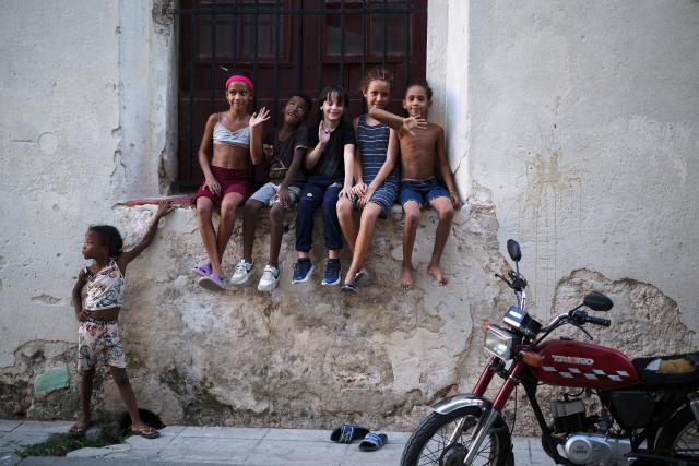 (260903) -- HAVANA, Sept. 3, 2026 (Xinhua) -- Children have fun in Old Havana, Cuba, Aug. 28, 2026. (Xinhua/Li Muzi)
