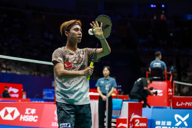 (260903) -- SHENZHEN, Sept. 3, 2026 (Xinhua) -- Naraoka Kodai greets spectators after the men's singles round of 16 match between Brian Yang of Canada and Naraoka Kodai of Japan at China Masters 2026 badminton tournament in Shenzhen, south China's Guangdong Province, Sept. 3, 2026. (Photo by Peng Zhigang/Xinhua)