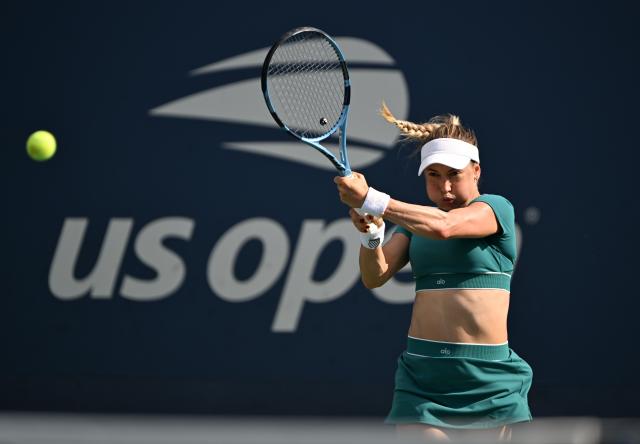 (260904) -- NEW YORK, Sept. 4, 2026 (Xinhua) -- Yulia Putintseva returns a shot during the women's singles second round match betweetn Zheng Qinwen of China and Yulia Putintseva of Kazakhstan at the 2026 US Open tennis championships in New York, the United States, Sept. 3, 2026. (Xinhua/Li Rui)